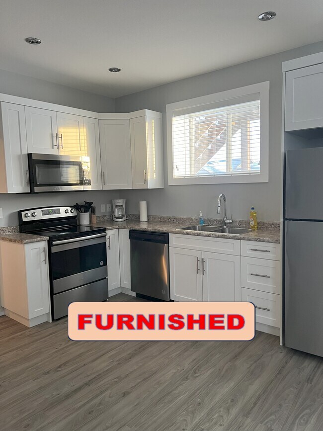 Photo - 8424-B-8488 88 Ave