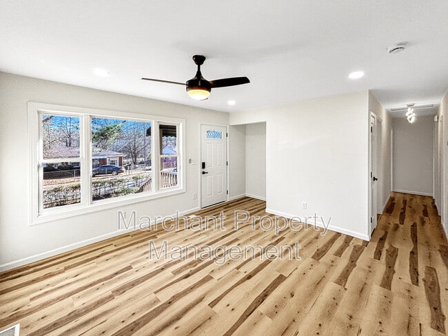 Photo - 279 Pioneer Pl