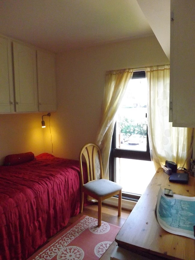 small room shot - 12702 Veirs Mill Rd Unit 301