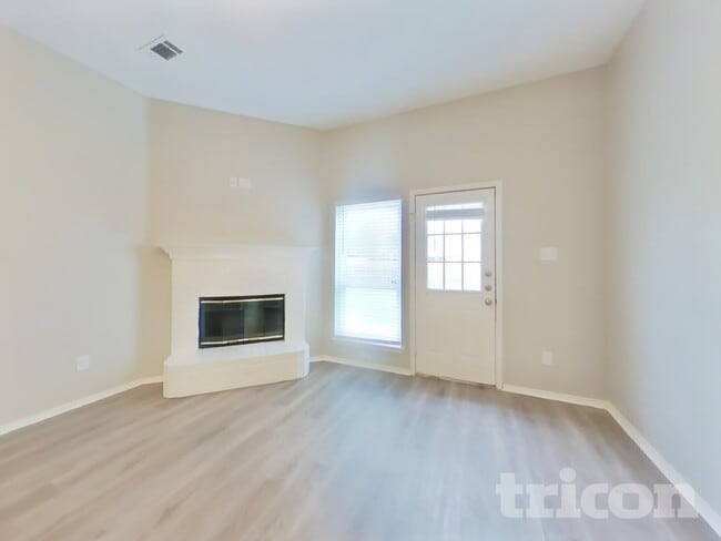 Photo - 112 Clover Leaf Ln