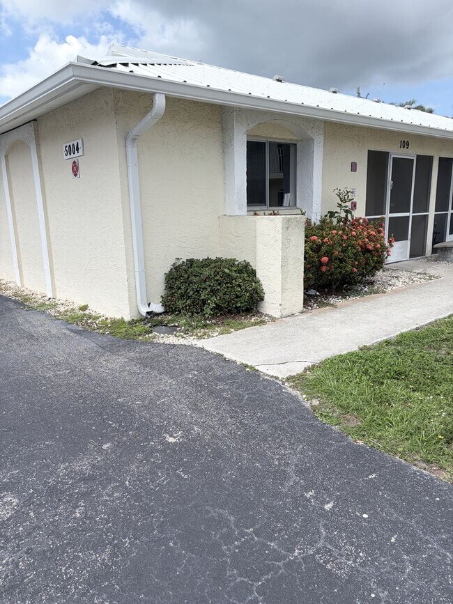 5004 Chiquita Blvd S Unit 5004 Chiquita Blvd S #109