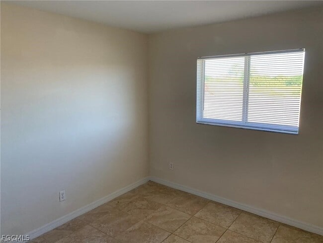 Photo - 1908 Haviland Ave S