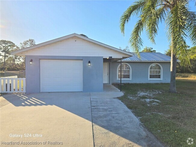 Building Photo - 9611 S Orange Blossom Blvd Rental