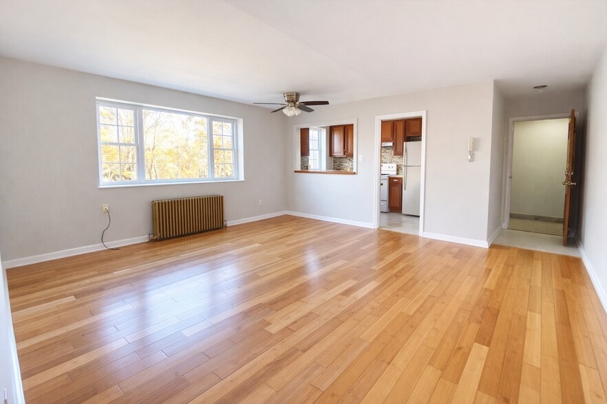 2-Bed/1-Bath Available August 15+
