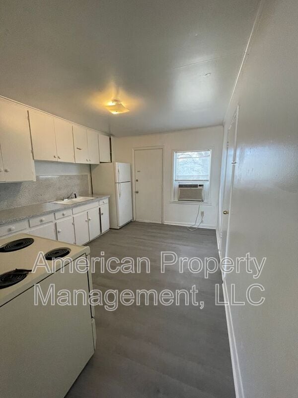 Photo - 2730 N Main St