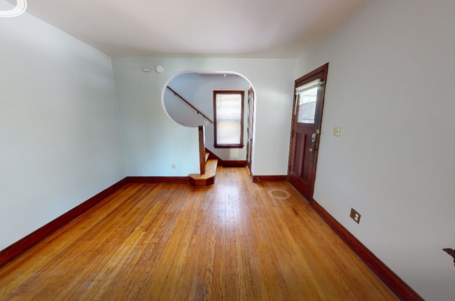 Building Photo - 785 N. Maple-785-1 Unit 785-1 Rental