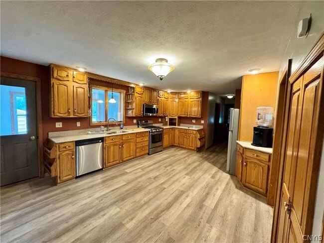 5221 Hill Rd