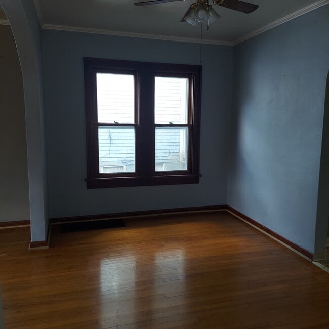 Photo - 1030 Bond St