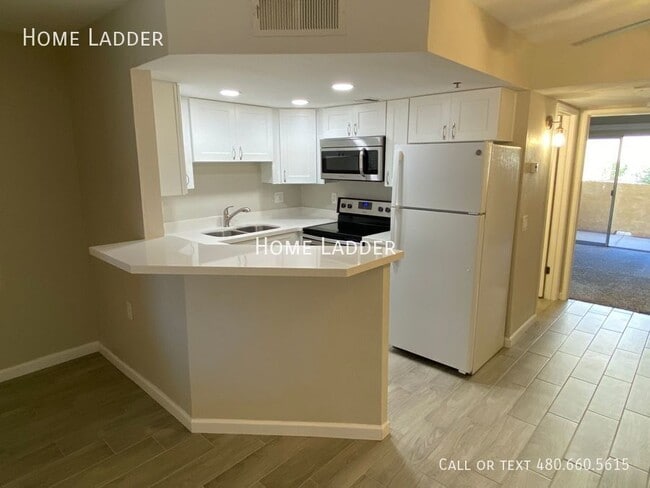 Building Photo - 12221 W Bell Rd Unit #171