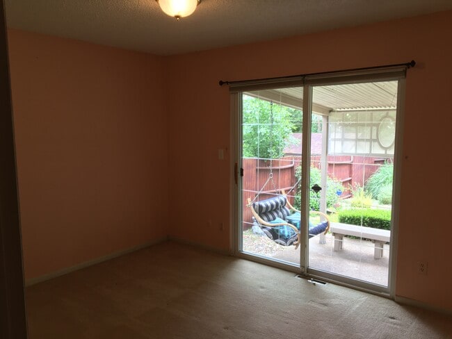 Photo - 9178 Dudley St