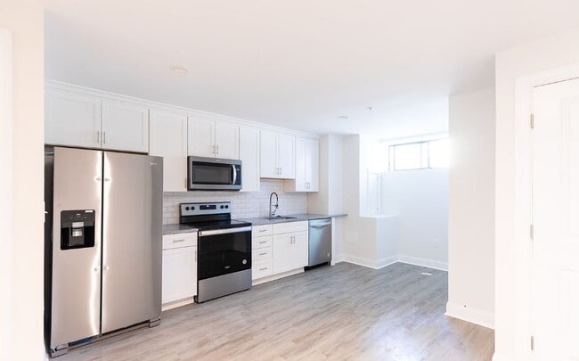 Building Photo - 701 8th St NE Unit Basement