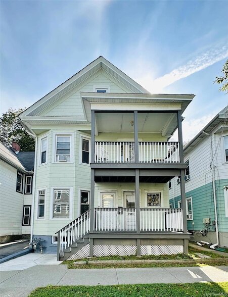 Building Photo - 71 N Hamilton St Rental