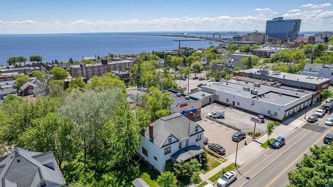 Photo - 822 E 4th St Unit #1