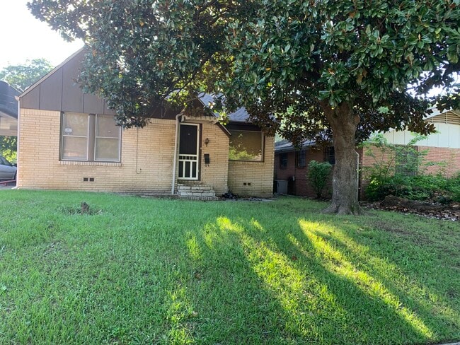 Photo - 2004 N Palace Ave