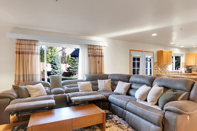 Photo - 7415 204th St SW Unidad SI ID1054332P