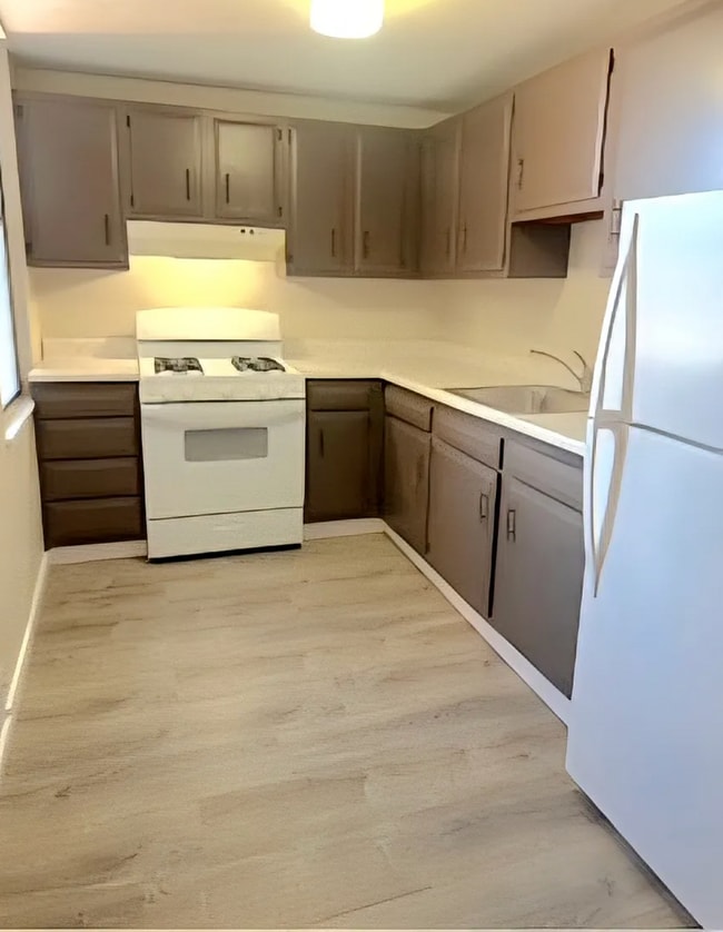 Building Photo - 321 Ella St Unit 10