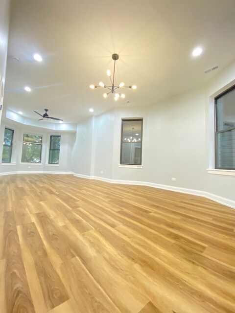 Photo - 1305 E 69th St Unidad 1