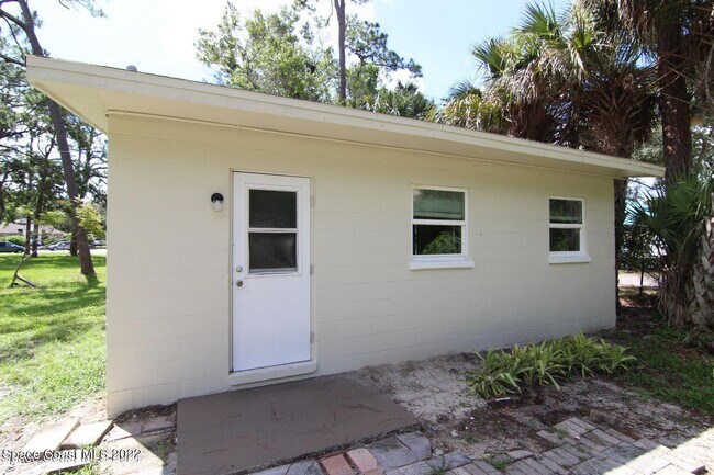 Photo - 1044 S Wickham Rd