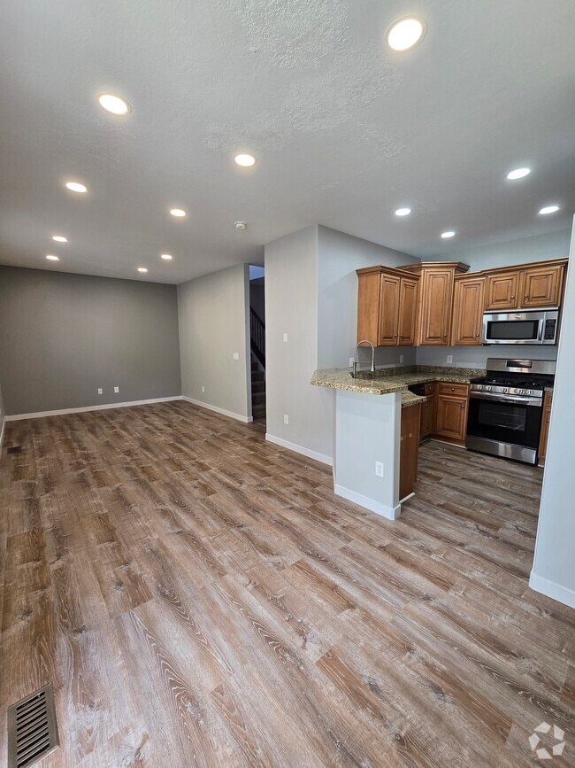Building Photo - 287 E Rockingham Ct Rental