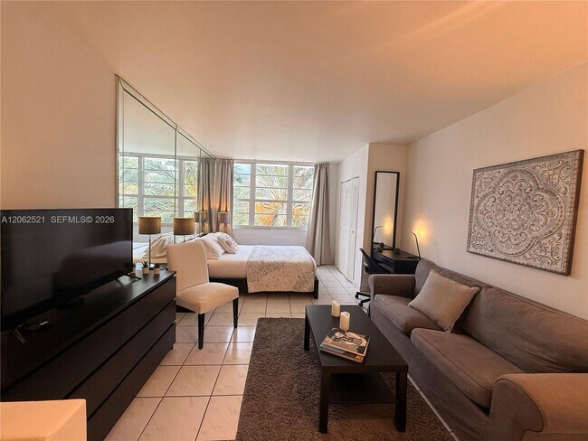 Building Photo - 100 Lincoln Rd Unit 314A
