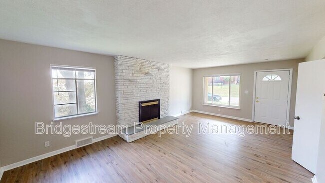 Photo - 23 Murray Dr