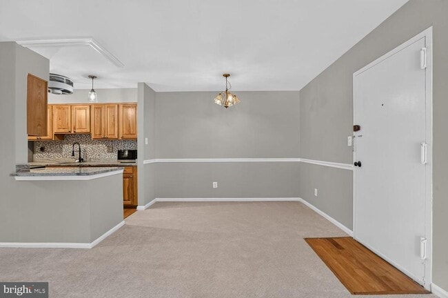 Photo - 5905 Noblestown Rd Unidad E