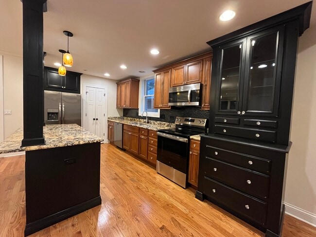 Photo - 541 Wesley Ave Unidad Main House