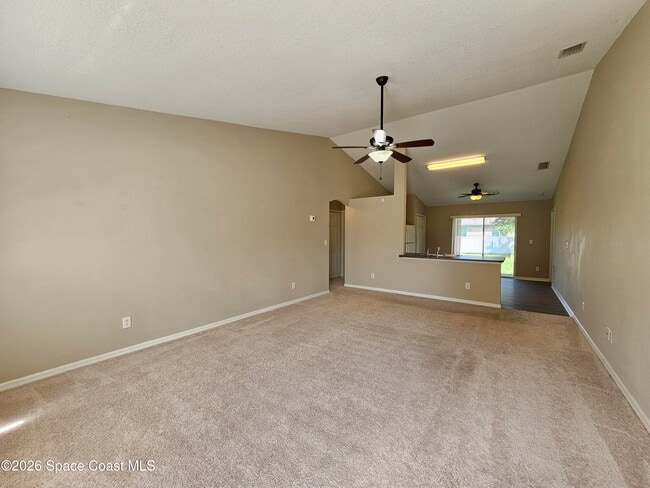 Photo - 857 Buchanan Ave SE