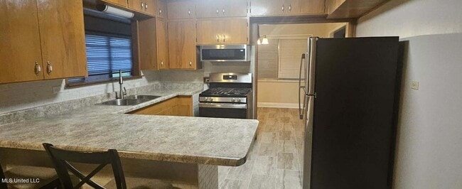 Photo - 2083 Martin Rd