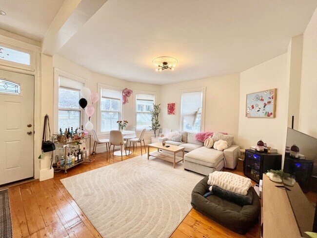 Photo - 33 Hillside St