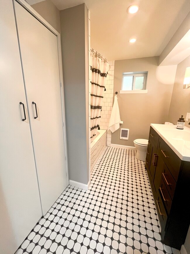 Photo - 5003 240th Pl SW