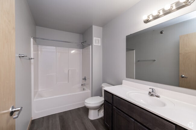 3BR, 2BA - 1,560SF - Second Bathroom