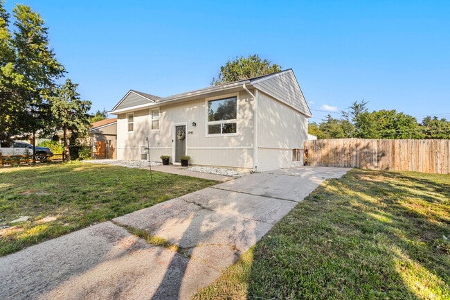 Photo - 3040 Garland Terrace