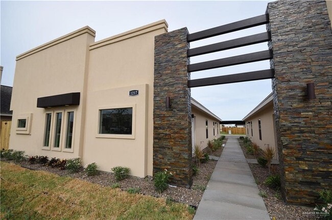 Photo - 10 Upas Dr Unit 2