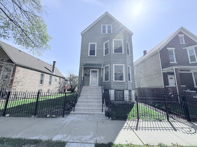 Photo - 5343 S Carpenter St Casa