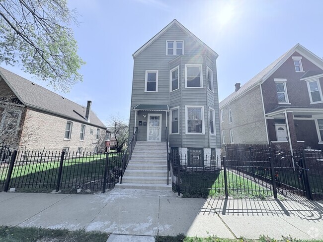 Building Photo - 5343 S Carpenter St Rental