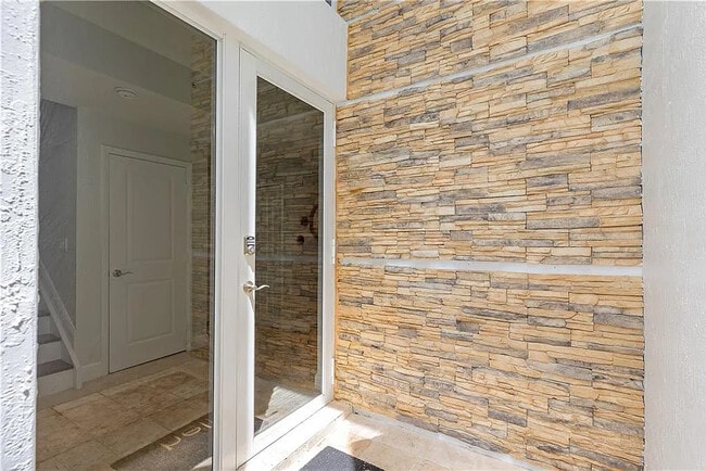 Photo - 302 NE 8th Ave