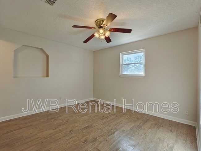 Photo - 7557 Sharbeth Dr S