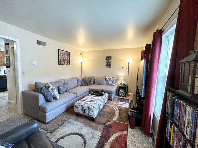 Photo - 3 Bedroom 1.5 Bathroom in Elizabethtown!