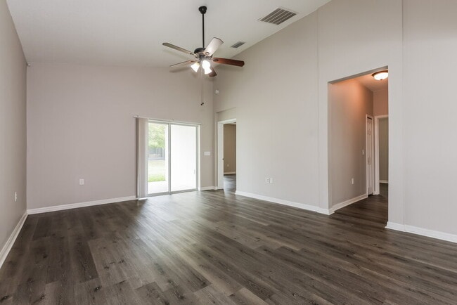 Photo - 6870 Glenbrook Dr