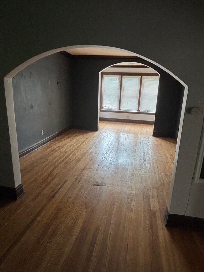 Photo - 708 W 61st Pl Unit 2