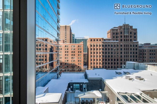 Photo - 108 W Chicago Ave Unidad FL7-ID358