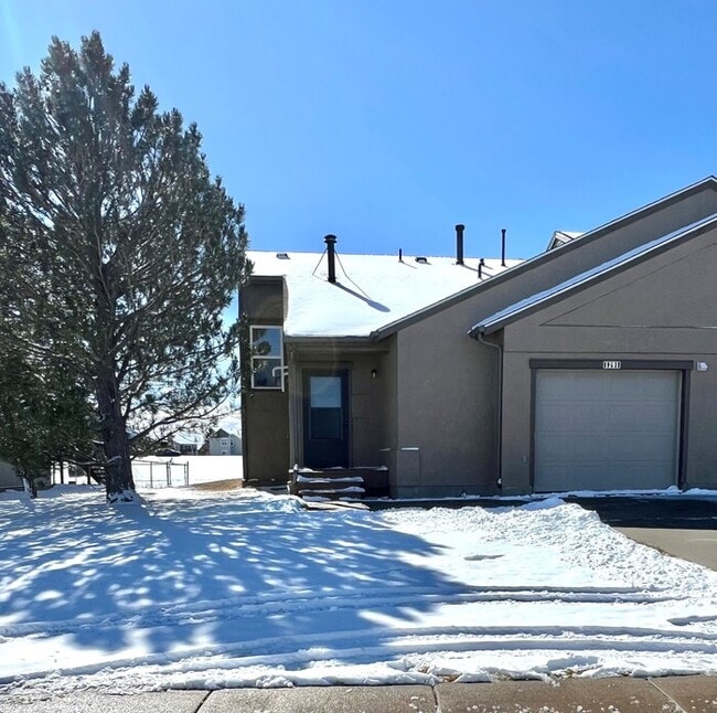 Building Photo - 1291 Dakota Dr