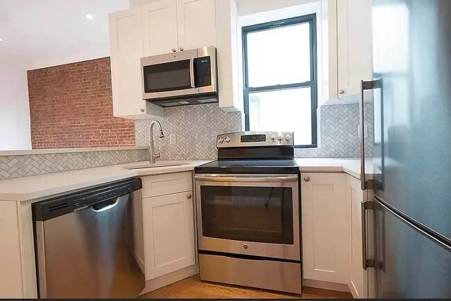 Photo - 319 Lincoln Pl Unit 4R