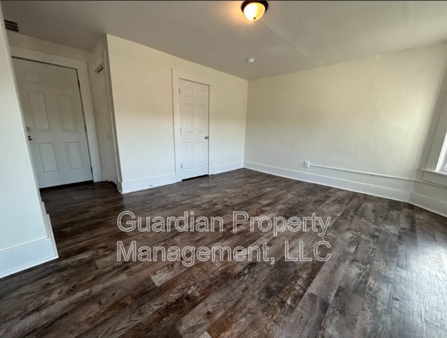 Photo - 108 N Buchanan St