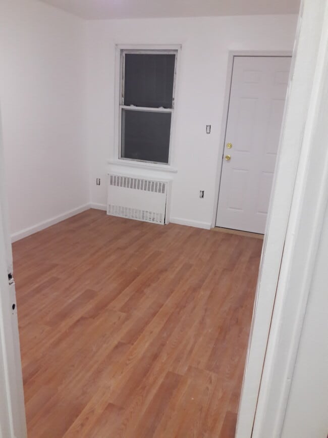 Photo - 70-06-06 30th Ave.