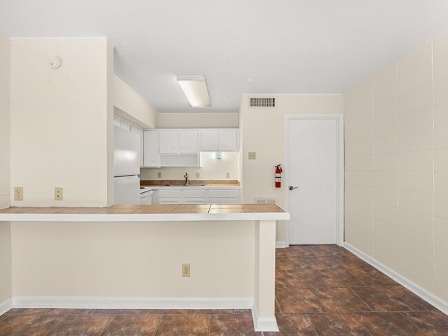 710 Iris St Unit 201