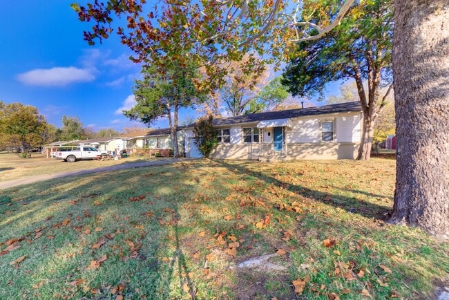 Building Photo - Welcome home to this charming 1955 ranch that's ready for modern living. This 3-bedroom, 1-bath h...