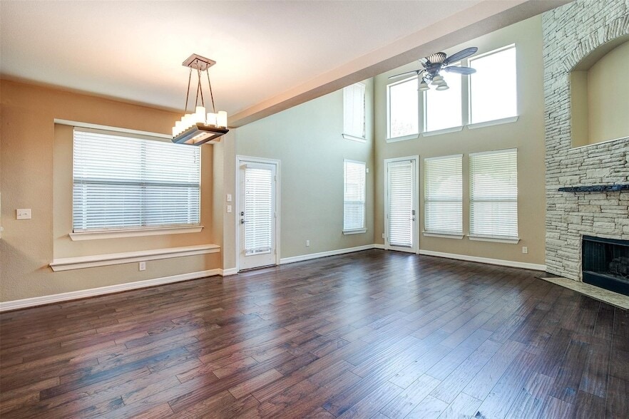 Photo - 4604 Evanshire Way