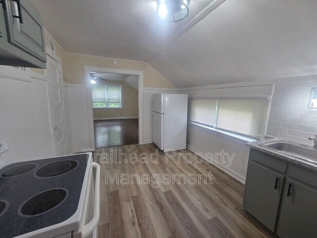 Photo - 3115 S Forest Ave